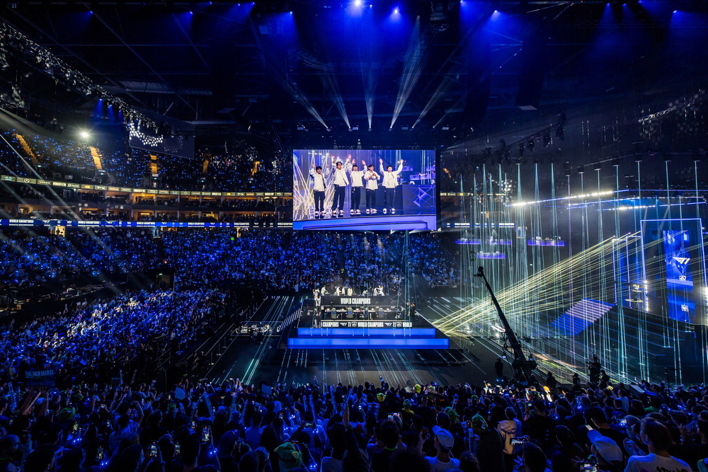 西球员费南 西球员费南