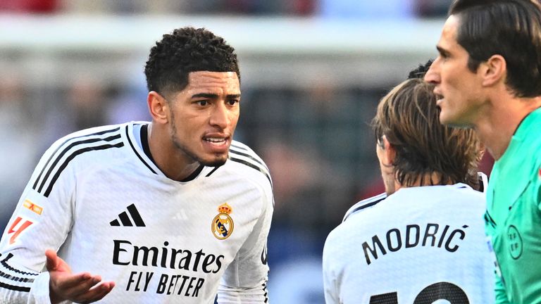 倒在点球大 倒在点球大